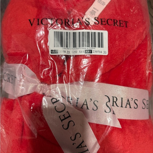 NWT! Victoria's Secret Red Cozy Wrap Robe - Picture 5 of 5